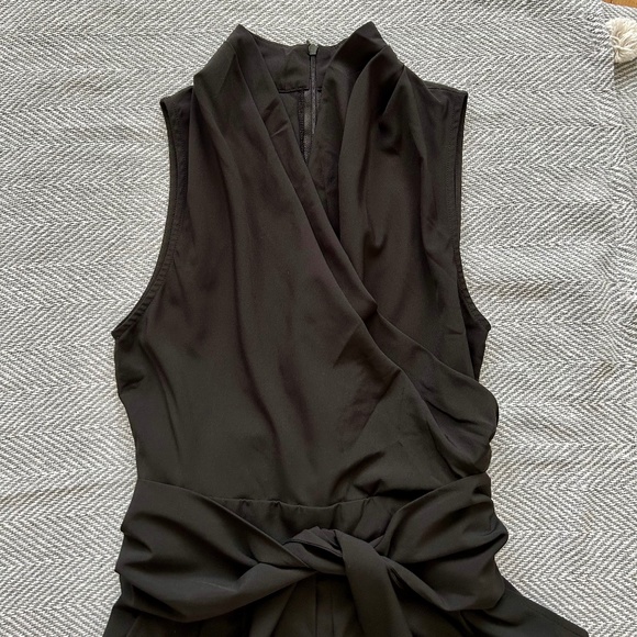 Guess ⎮ Black romper - Picture 4 of 9